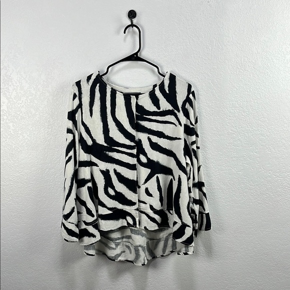 For Cynthia Tops - For Cynthia Black and White Zebra Print Blouse Sz M  Linen Blend Career TC0747